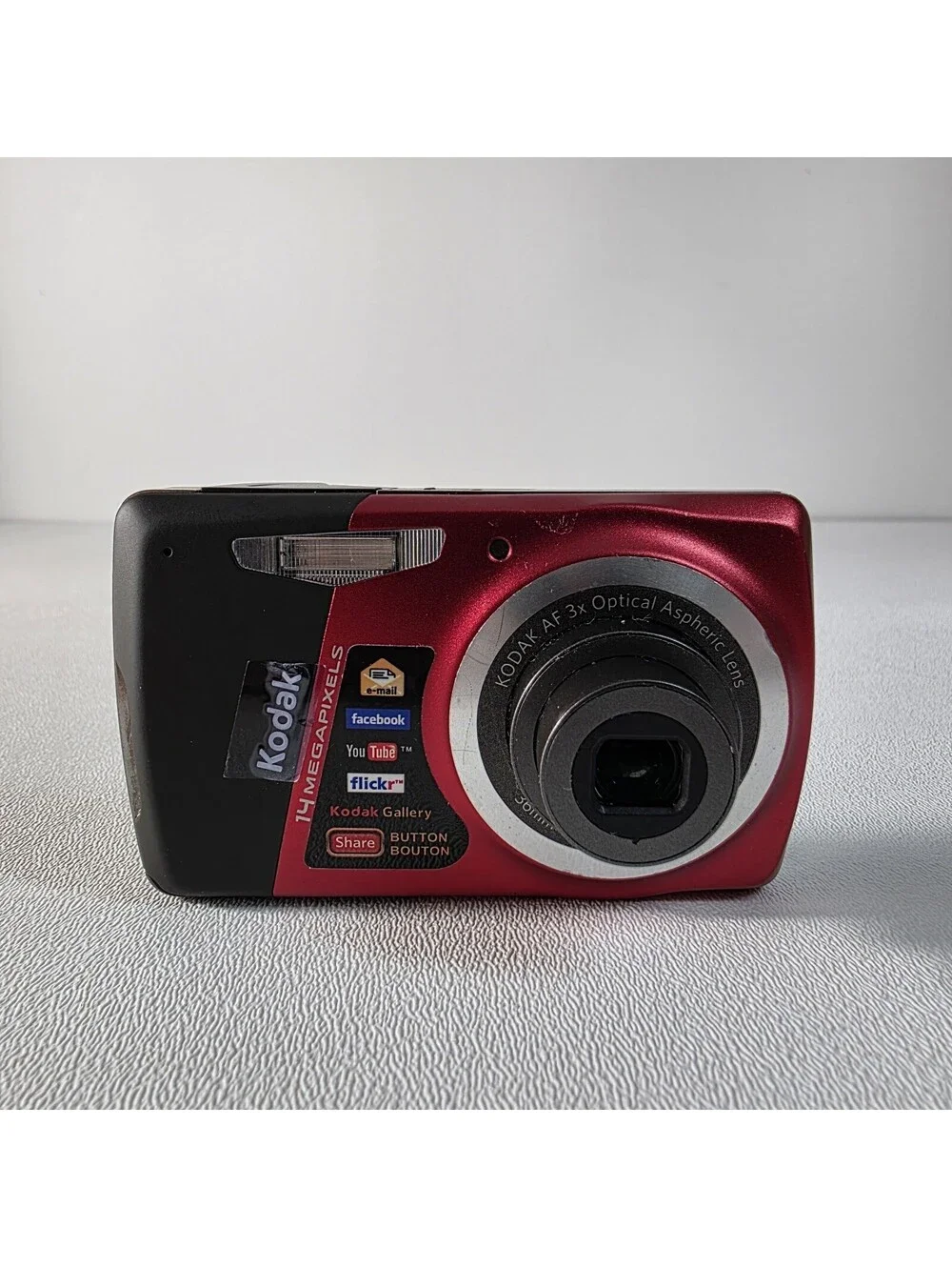 Kodak EasyShare M531 Red 14MP CCD Digital Camera 3x Zoom Vintage Digicam Tested